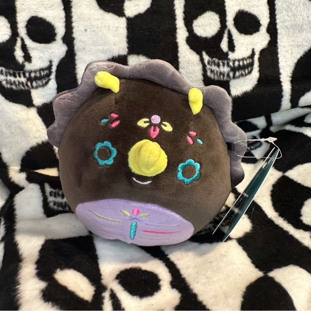 Squishmallow Tetoro the Triceratops